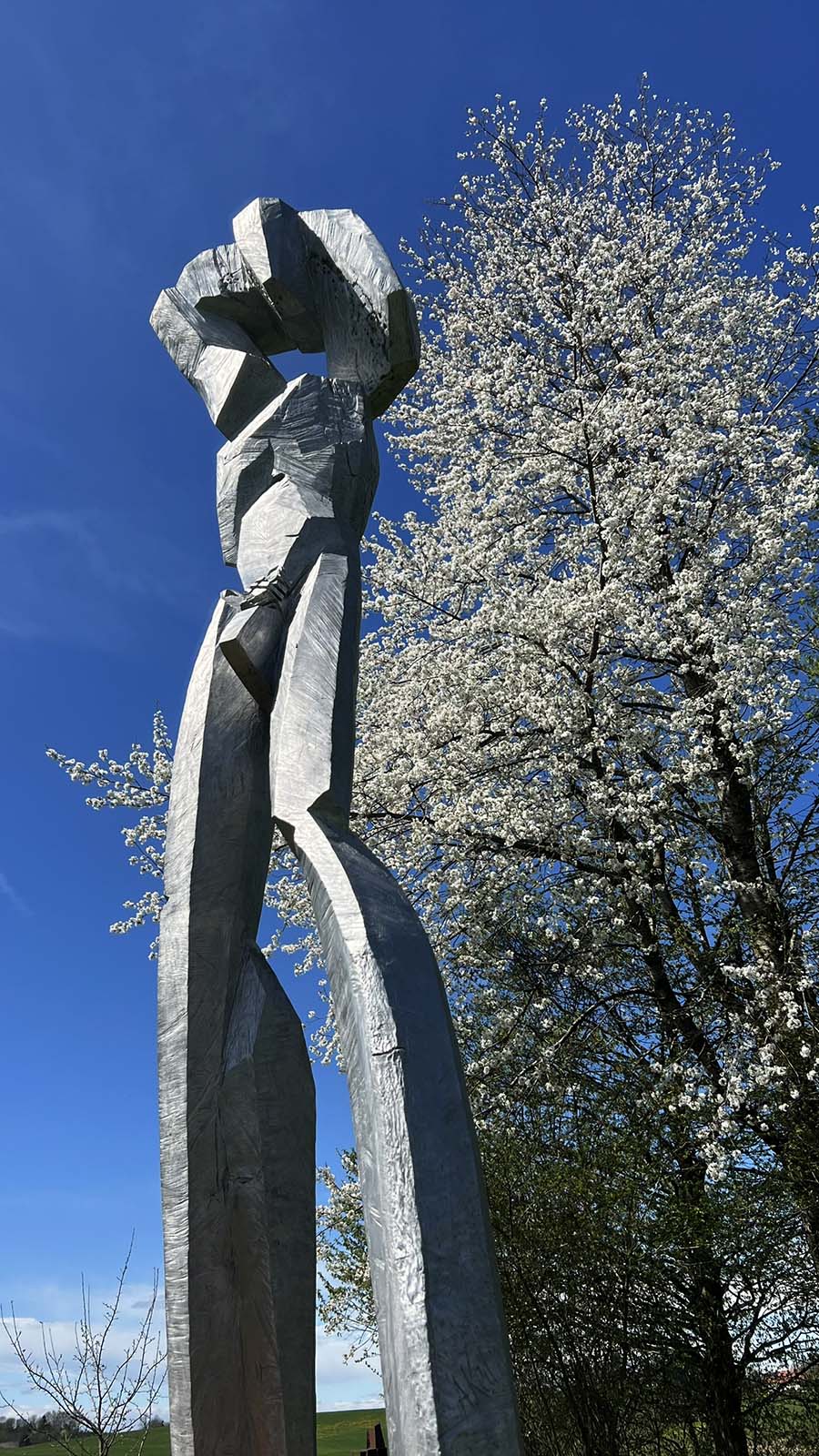 Schreitender, Aluminiumguss, Höhe 285cm