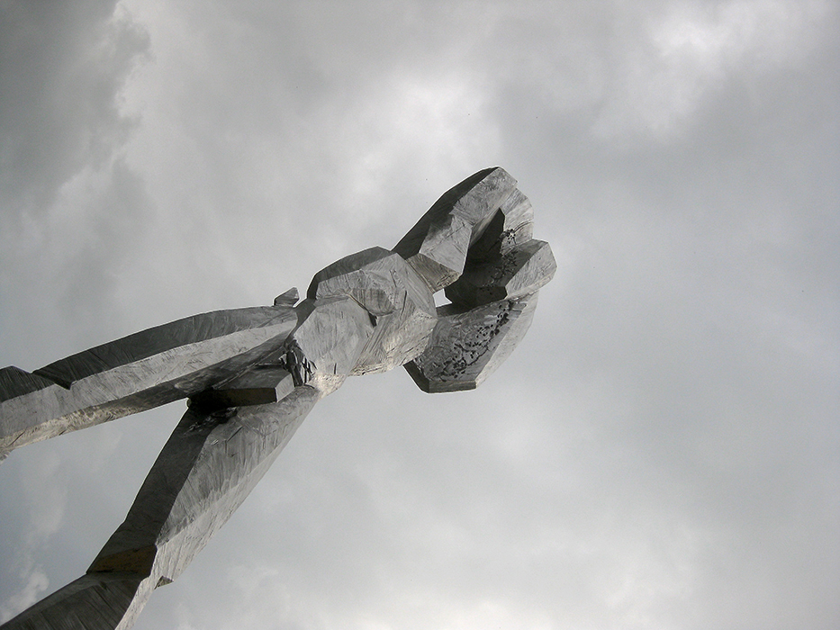 Schreitender, Aluminiumguss, Höhe 285cm