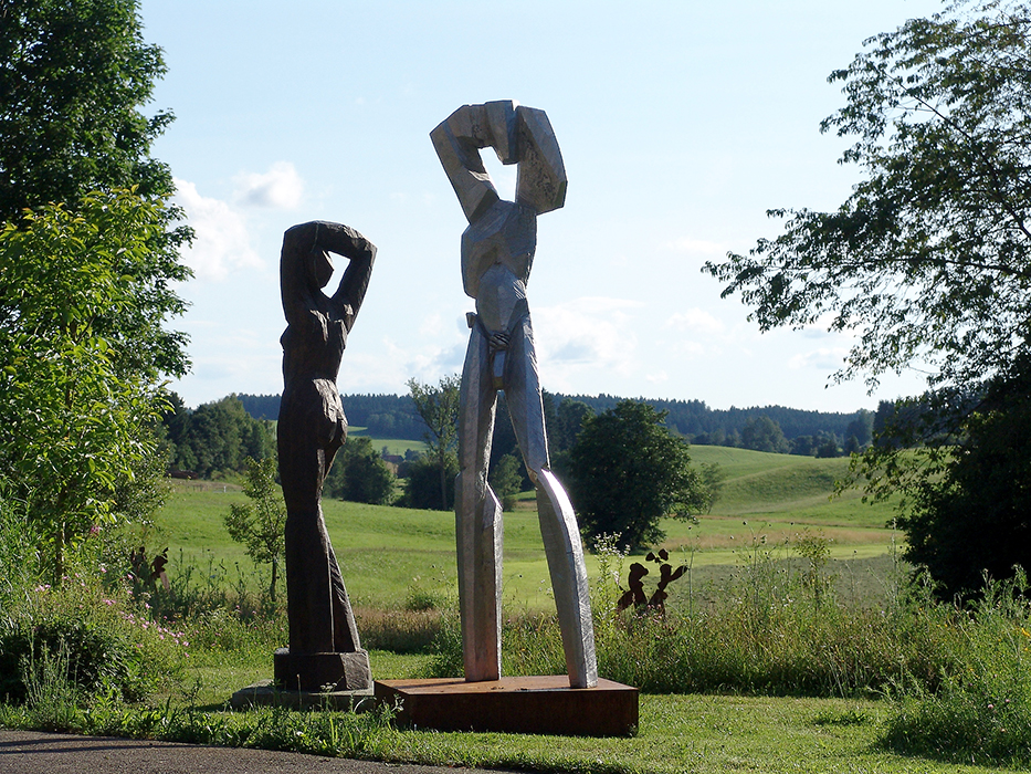 Schreitender, Aluminiumguss, Höhe 2,85m