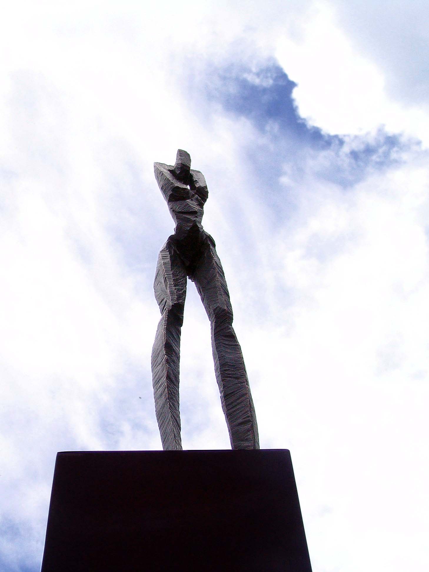 Frau, Bronze, Höhe 68cm