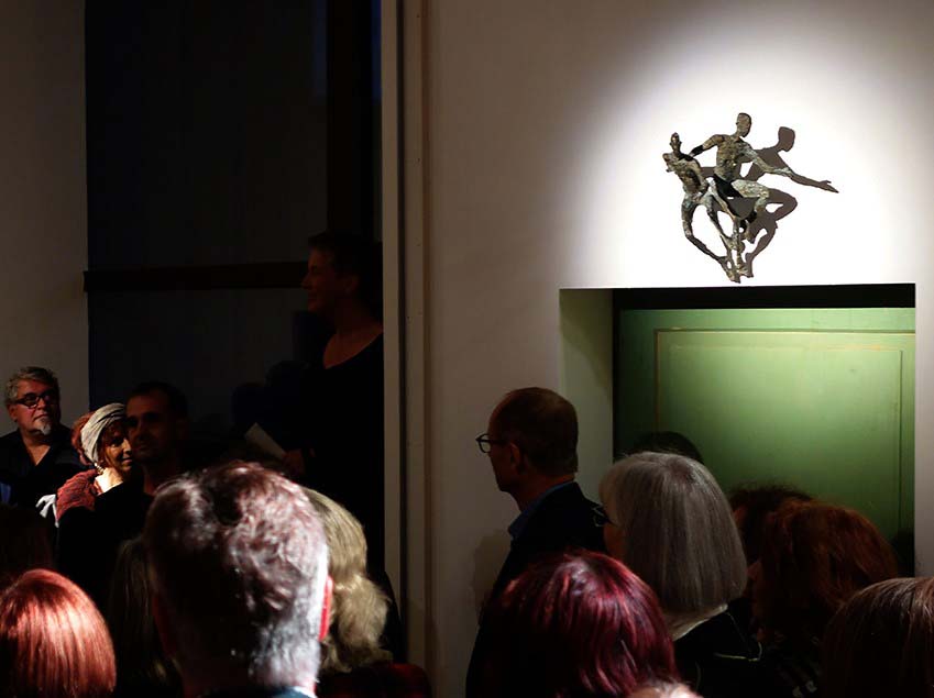 Bronzeunikat, Höhe 37cm