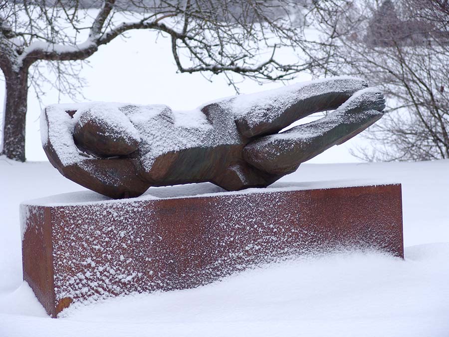 Liegende, Bronze, Länge 175cm