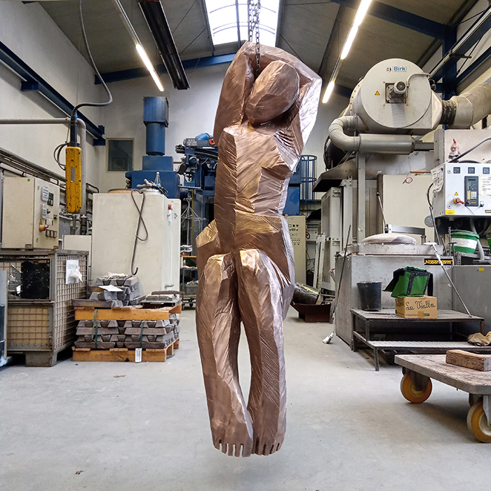 Liegende nach der Ziselierung