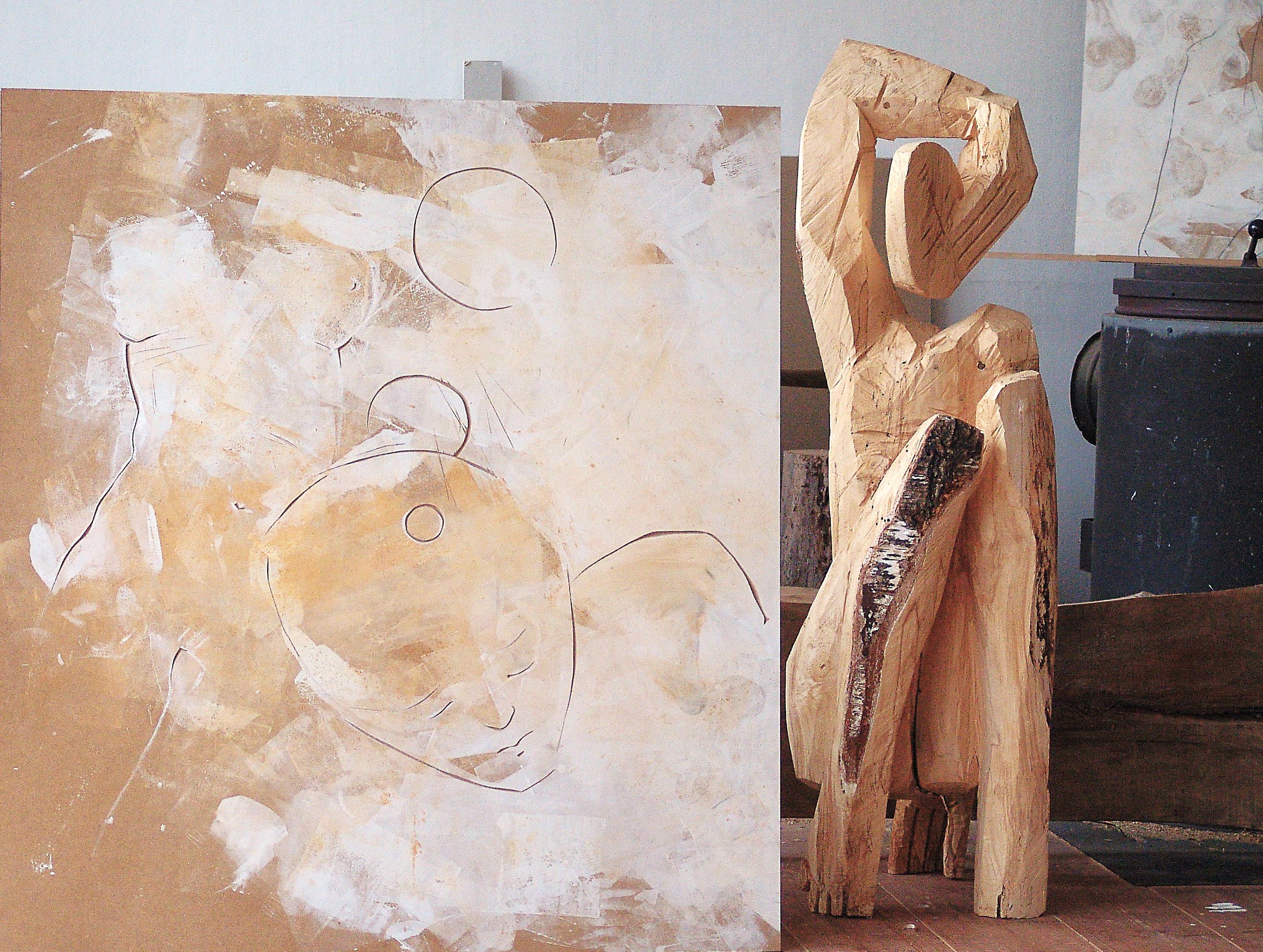 Reliefplatte und Skulptur